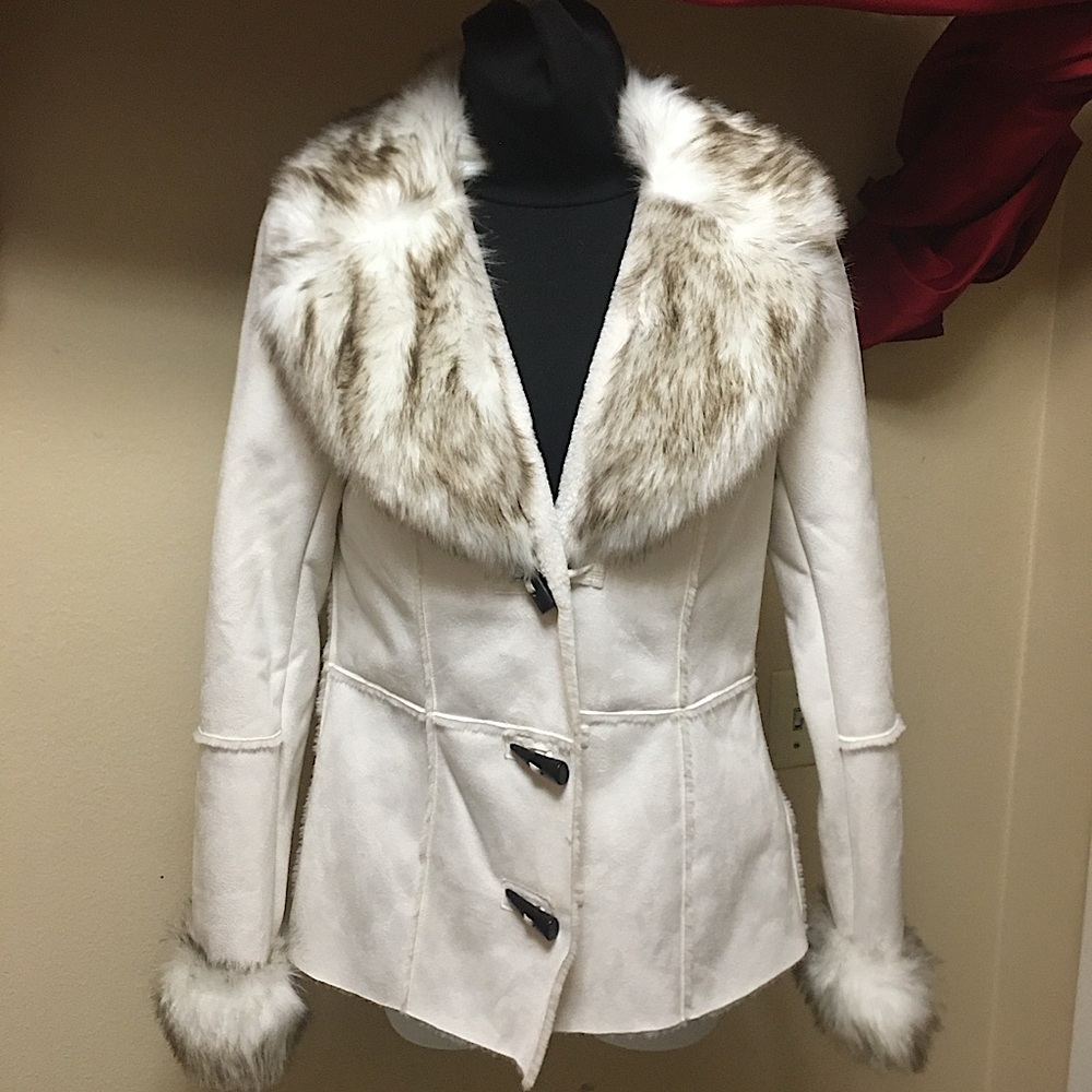 Gorgeous and Cozy Venus Cream Faux Suede Sherpa Jacket with Faux Fur, Size Small